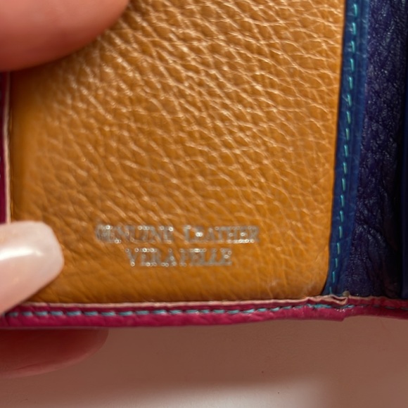 Beautiful Genuine Leather Wallet - snap closure with zip change pocket - Picture 4 of 8